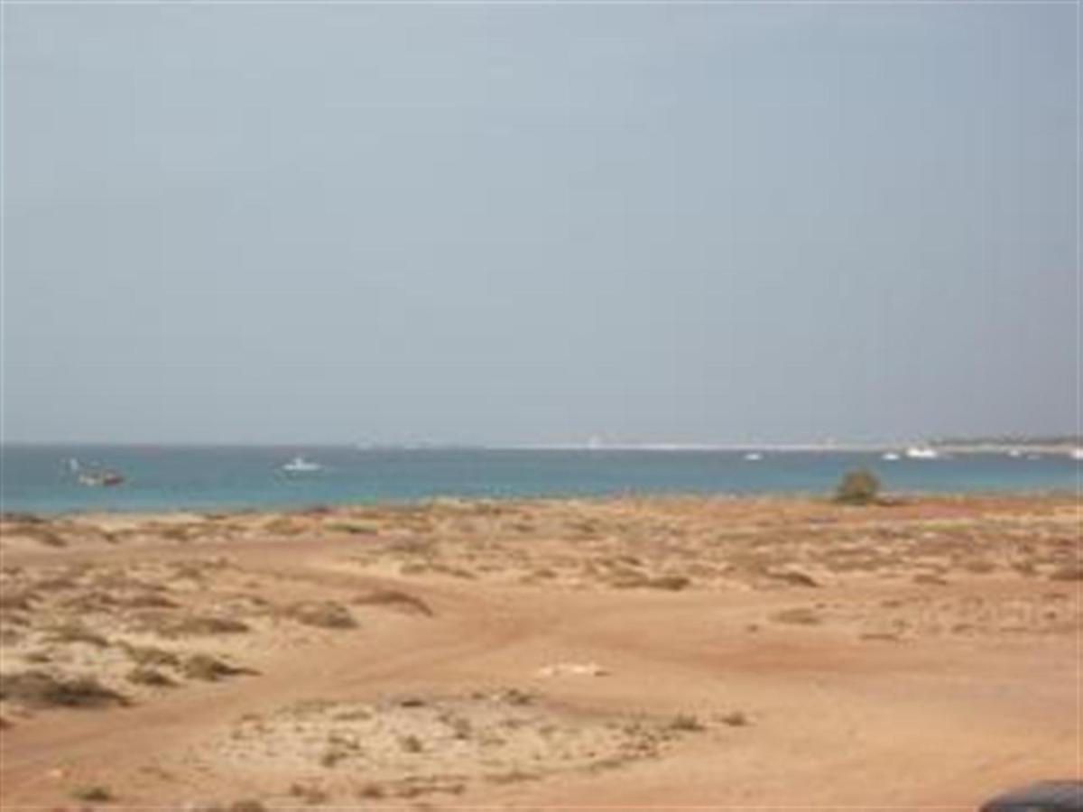 Adult Only Beachfront 2 Bedroom Airport Pick Up, Aircon, Unlimited Wifi Ideal For Remote Working And Long Apartamento Santa María