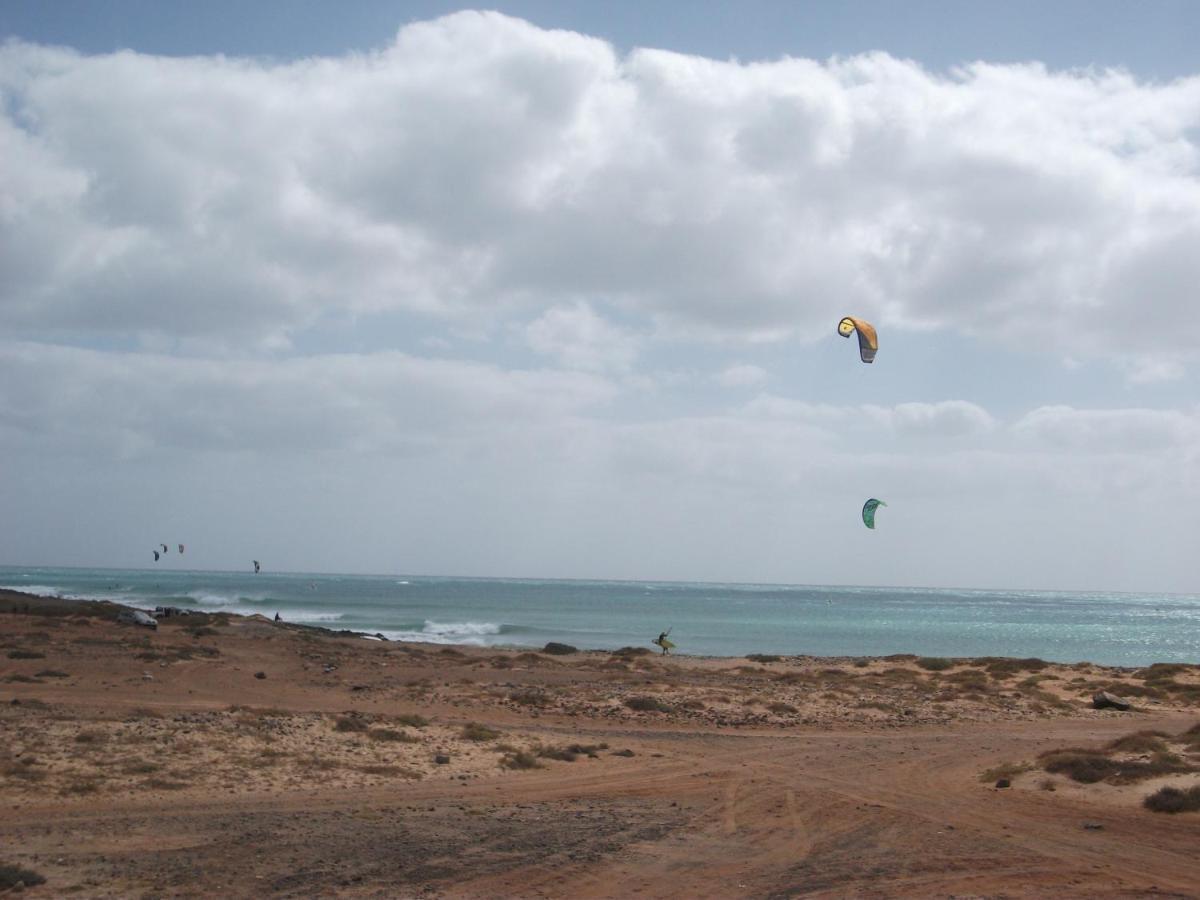 Adult Only Beachfront 2 Bedroom Airport Pick Up, Aircon, Unlimited Wifi Ideal For Remote Working And Long Apartamento *