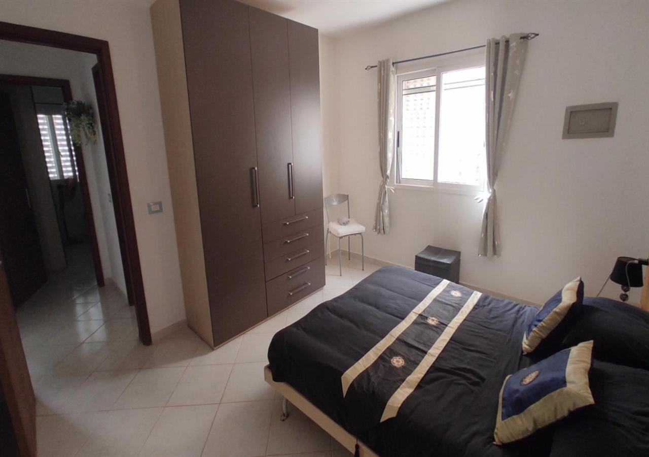 Adult Only Beachfront 2 Bedroom Airport Pick Up, Aircon, Unlimited Wifi Ideal For Remote Working And Long Apartamento
