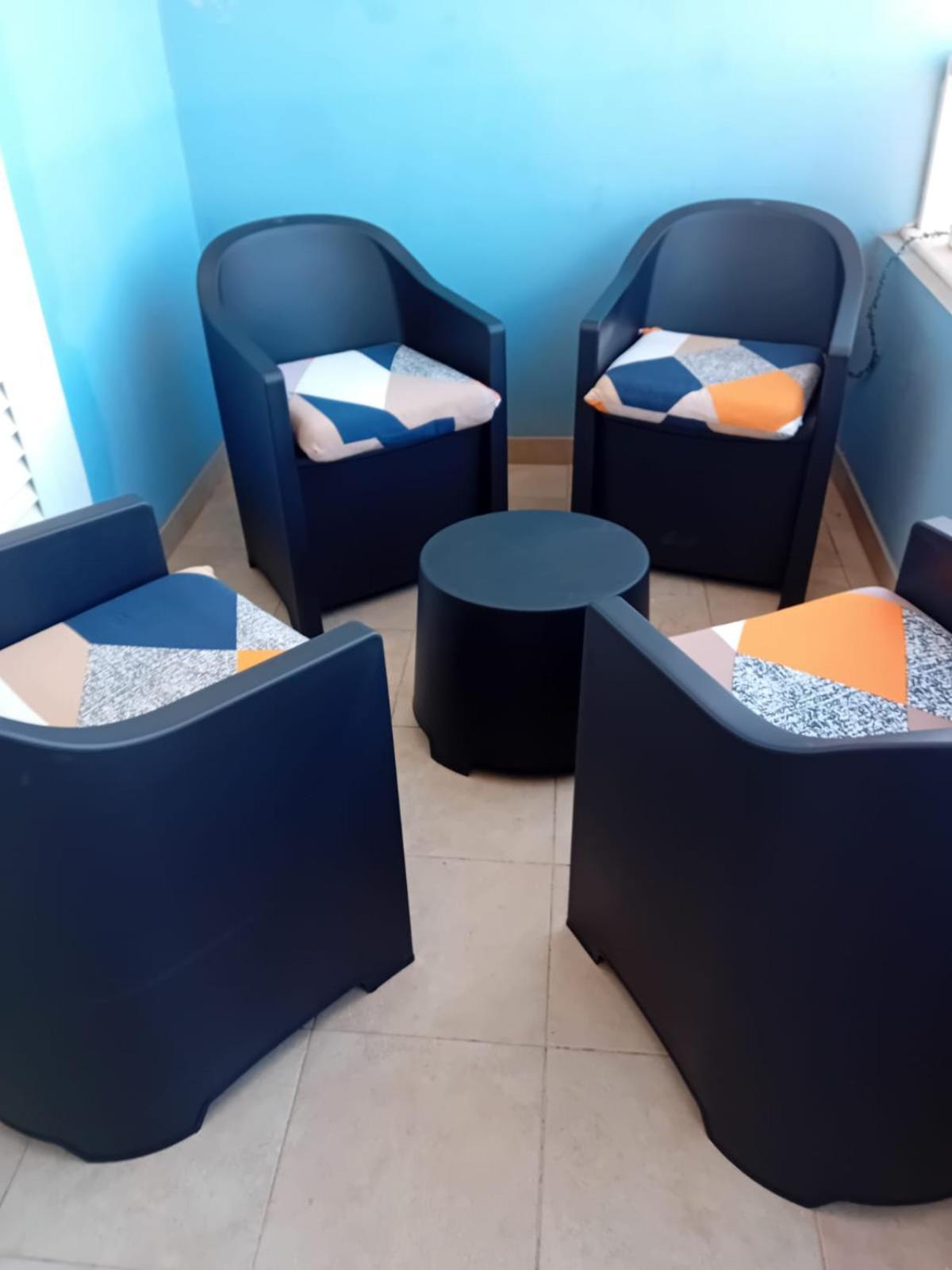 Adult Only Beachfront 2 Bedroom Airport Pick Up, Aircon, Unlimited Wifi Ideal For Remote Working And Long Apartamento